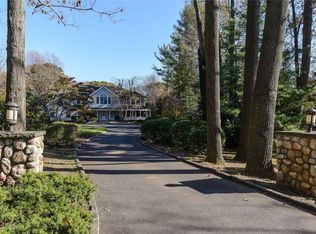 15 Hilldale Ln, Sands Pt, NY 11050