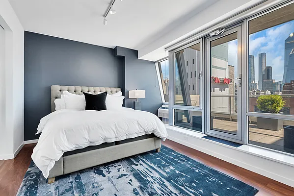 Rented by Compass | media 12