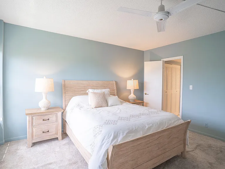 250 NE 20th St #4190 — Photo 10