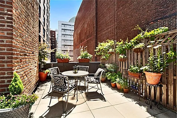 Sold by Nest Seekers International | media 11