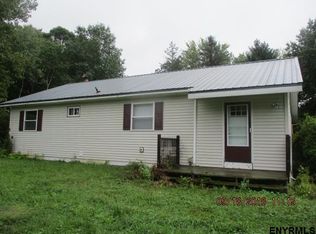 1025 Valley Falls Rd, Schaghticoke, NY 12154