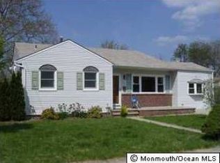 18 Courtland Dr, Hazlet, NJ 07730