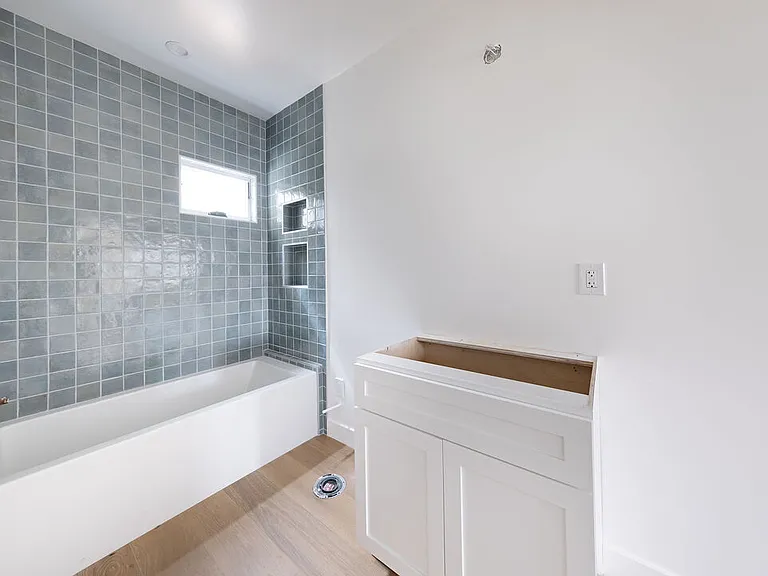 4287 La Salle Ave — Photo 7
