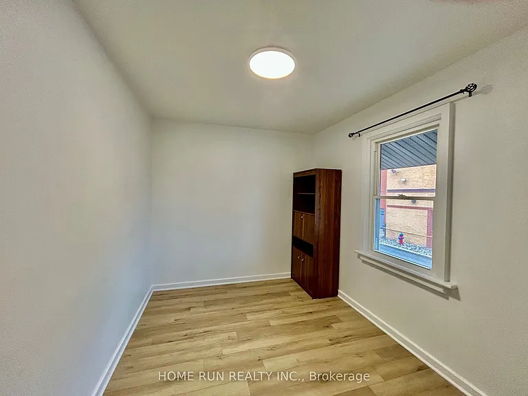 704 Brookfield Rd S — Photo 19