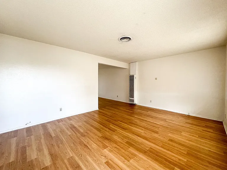 6256 Lupine Ave — Photo 14