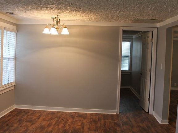 5th image of 2503 Oaks Rd