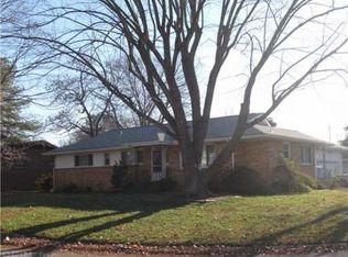 31 Lakeshore Dr, Newport News, VA 23608