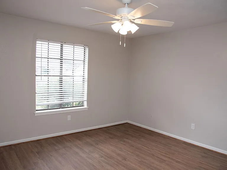 814 San Saba Dr — Photo 4
