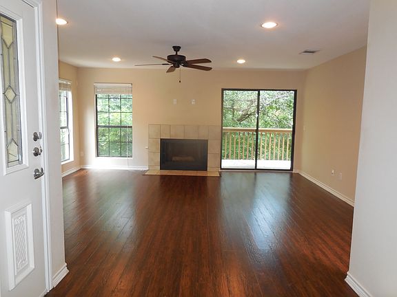 2nd image of 1811 Crested Butte Dr #A