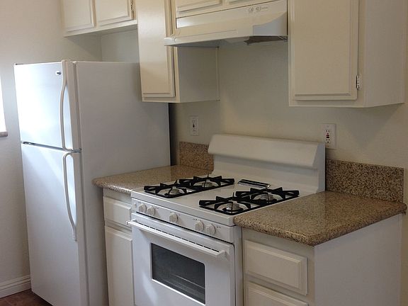 4th image of 13629 Cerise Ave APT 6