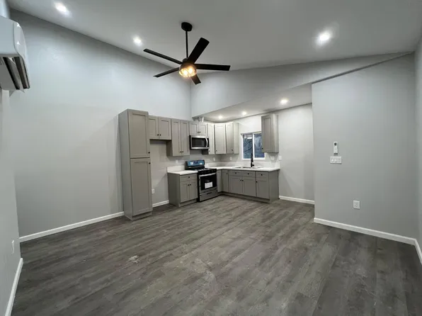 1750 W 82nd St, Los Angeles, CA 90047