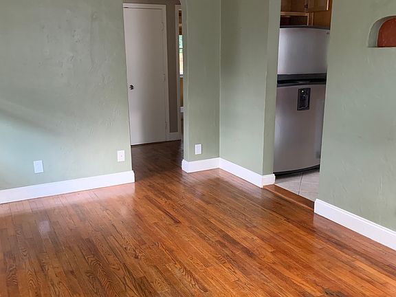 4th image of 4726 10th Ave N