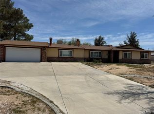 13771 Wawona Rd, Apple Valley, CA 92307