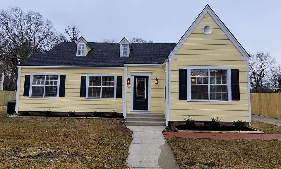 1st image of 942 Arnold Ave