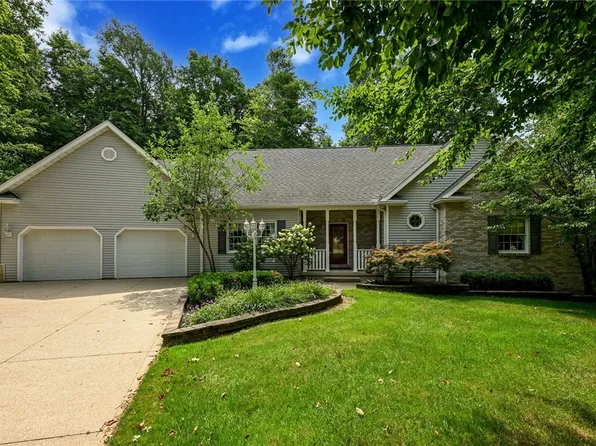 35 W Maple Dr, Seville, OH 44273