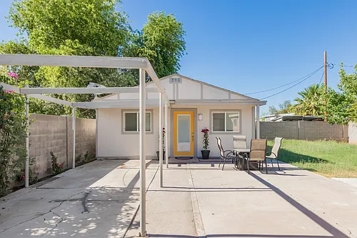 2524 E Willetta St Photo 1
