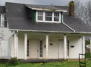 238 W Locust St, Mount Sterling, KY 40353