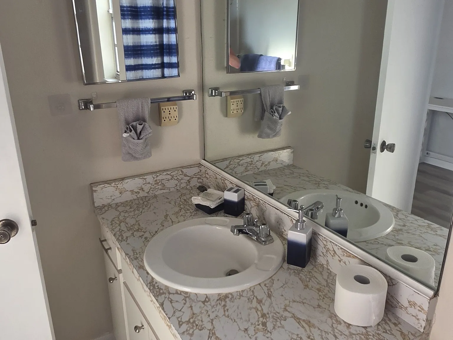 2 bed, 1274 sqft, $2,550 — Photo 4