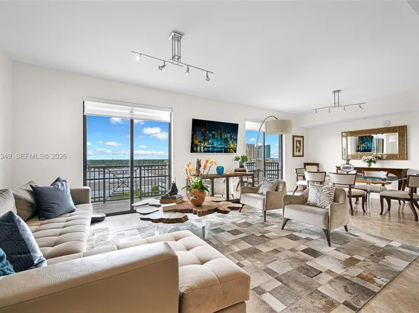 8390 SW 72nd Ave APT 905, Miami, FL 33143