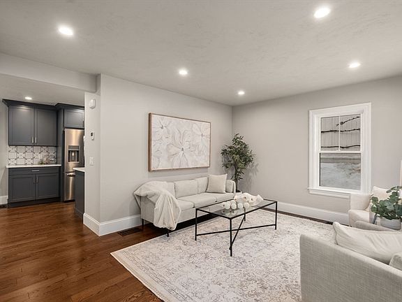 4th image of 2 Northrop St