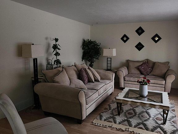 3rd image of 1119 Ivanhoe Dr
