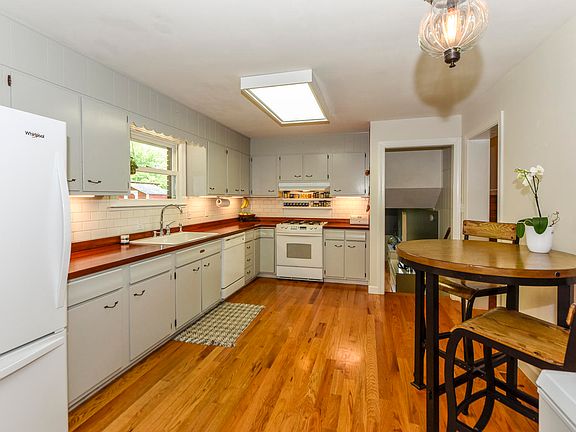 5th image of 1203 Anderson Ave