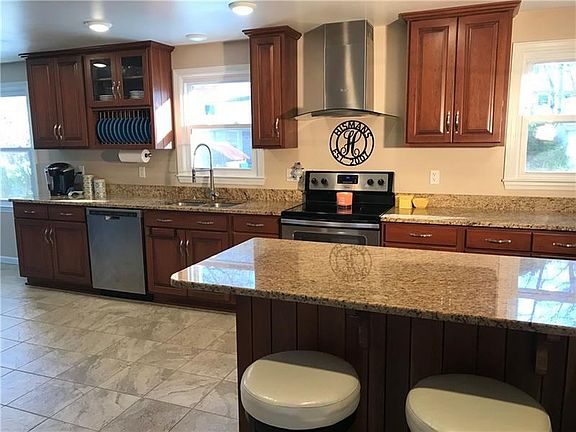 4th image of 115 Sherwood Dr