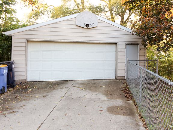 5th image of 1649 Hanchett Ave NW