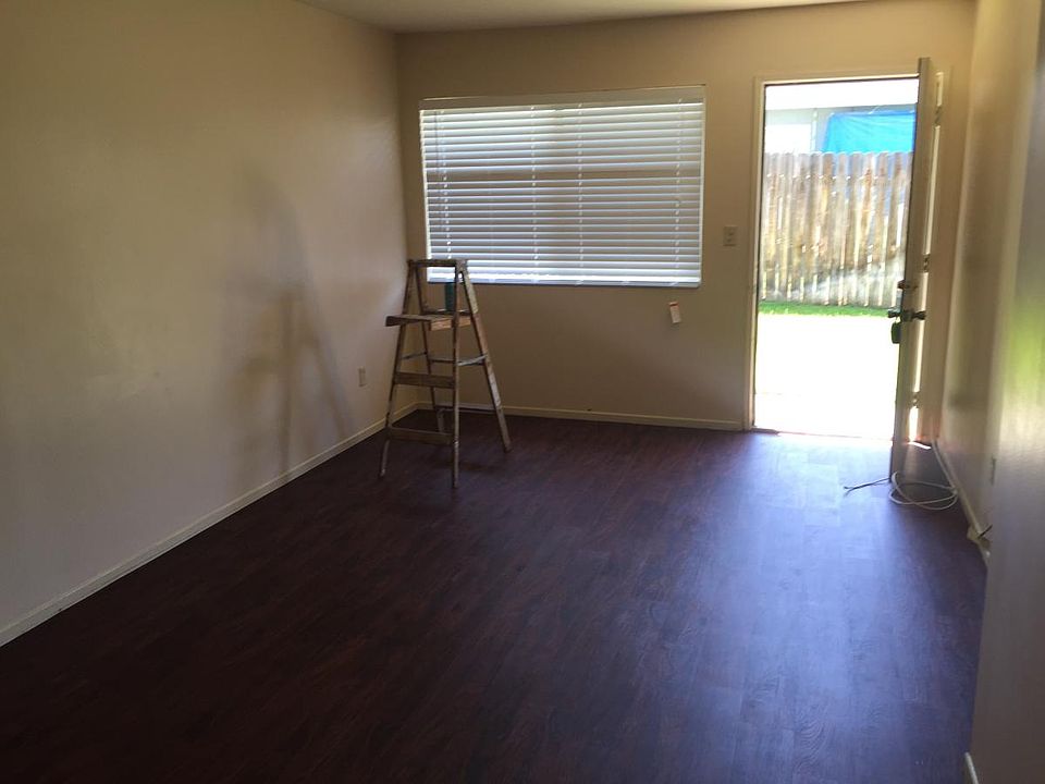 1st image of 204 Craig Ct APT C