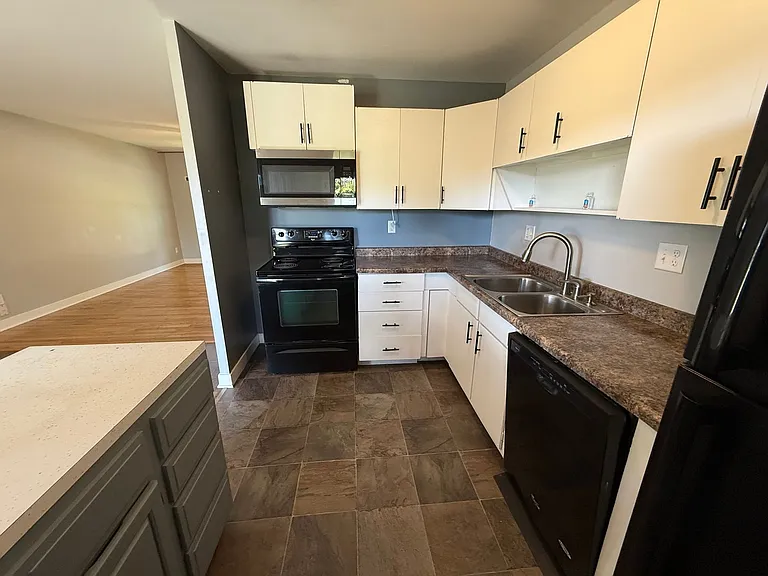 213 S Poplar Dr — Photo 9