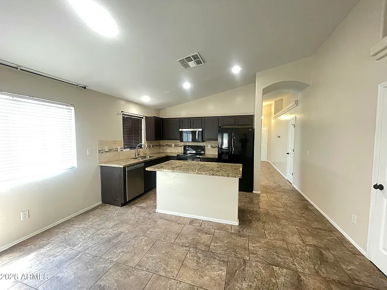 24403 N Oasis Blvd — Photo 6