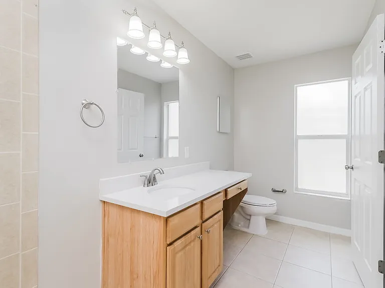3238 Riverdale Dr — Photo 11