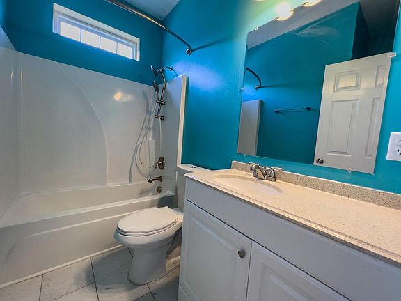 5th image of 209 Jasmine Dr