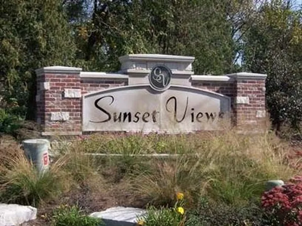 6N115 E Sunset Views Dr, St Charles, IL 60175