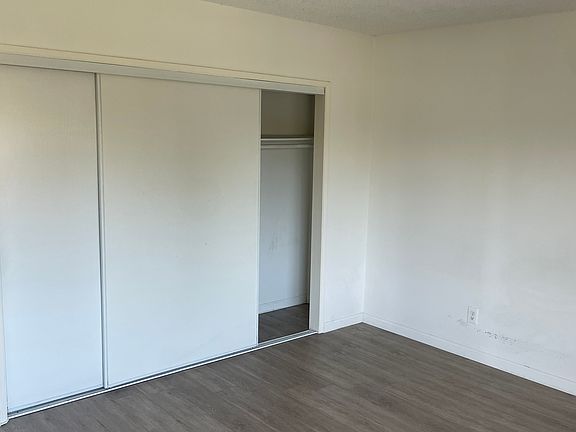5th image of 15507 Vanowen St #19