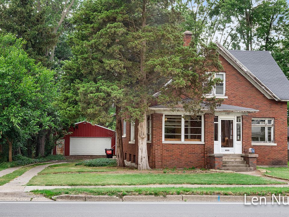 1st image of 5527 32nd Ave