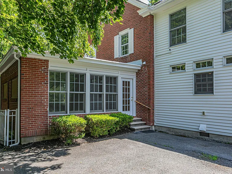 254 Jefferson Rd — Photo 38