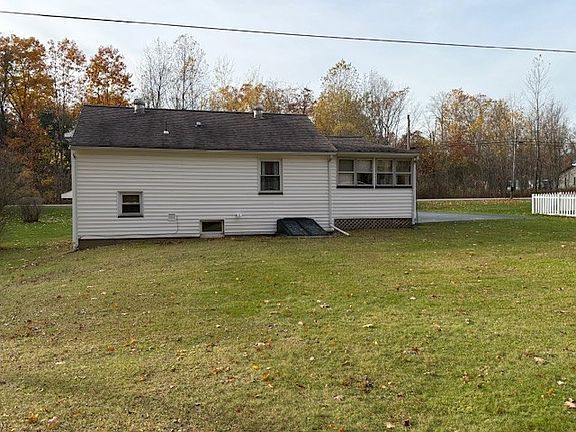4th image of 10368 Perry Hwy