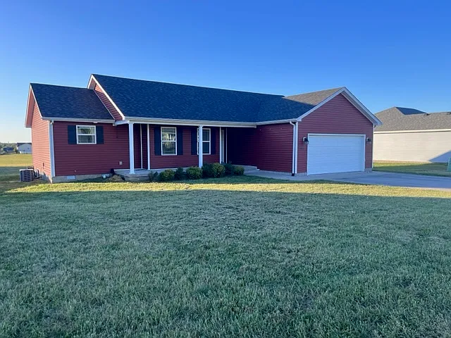 327 Deluth Dr — Photo 2