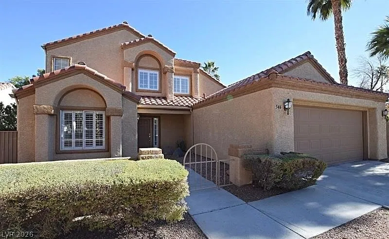 3 bed, 2.5 bath, 1974 sqft, $5,000 — Photo 2