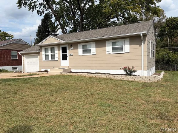 905 Delaird Dr, Saint Louis, MO 63137