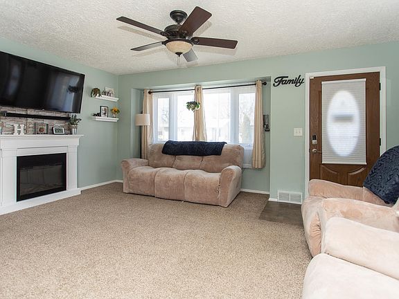 3rd image of 1111 Ash St