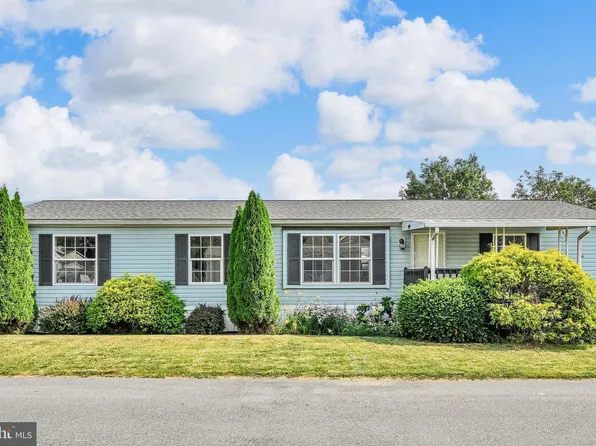106 Silver Wind Ct S, Lancaster, PA 17603