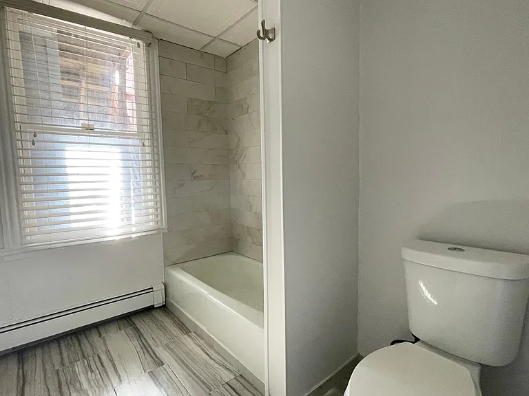 249 Webster St #3 — Photo 9