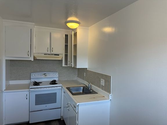 3rd image of 1314 Leafwood Dr Unit 4