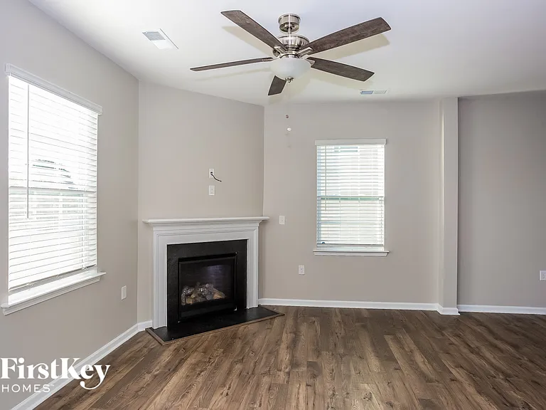 1267 Kent Downs Ave SW — Photo 6