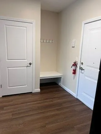 2 bed, 933 sqft, $1,276 — Photo 2