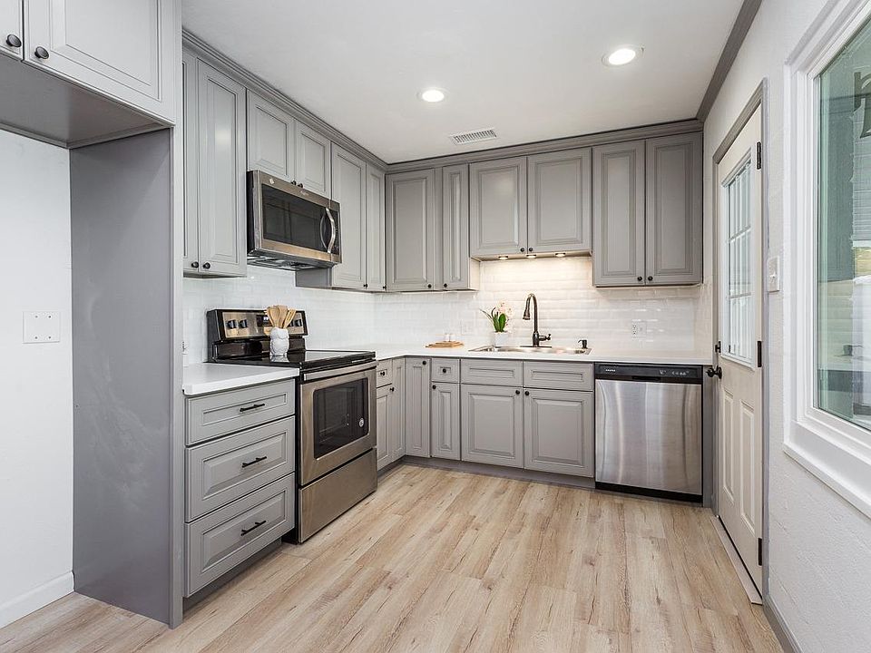 1st image of 5115 Esmeralda St