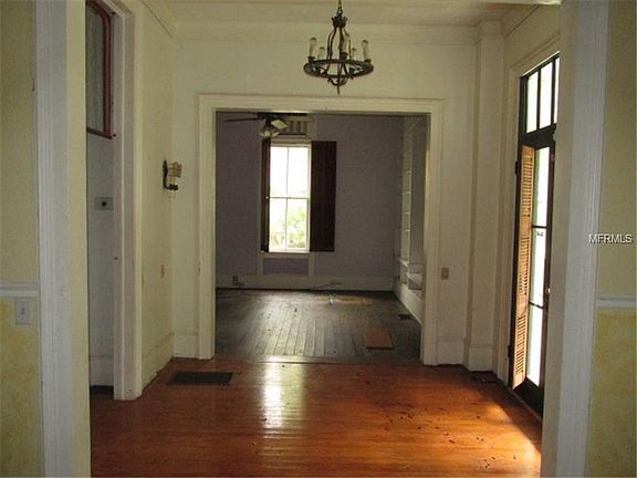 4th image of 215 N Orlando Ave