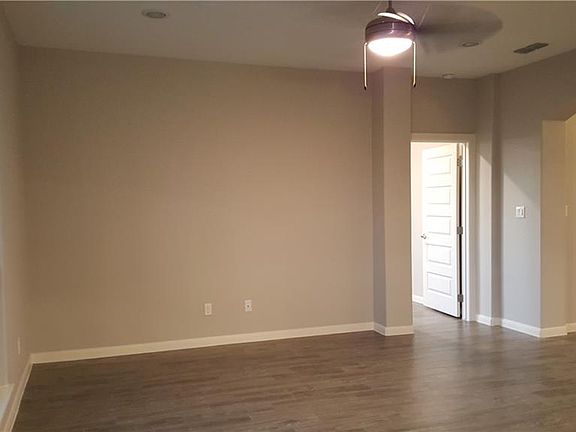 3rd image of 5261 Lost Creek Ln